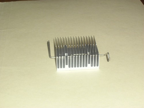 Vintage Processor/GPU Aluminum Fin Heat Sink, 44 mm X 44 mm X 17 mm - Picture 4 of 7