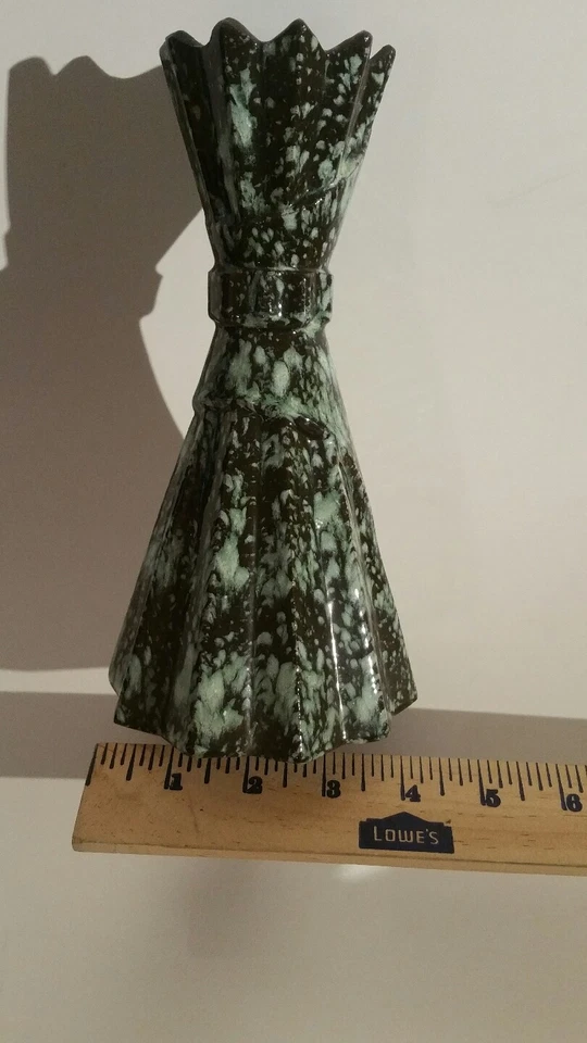 Florero hecho a medida marrón moca y verde menta. Foto 2 de 4