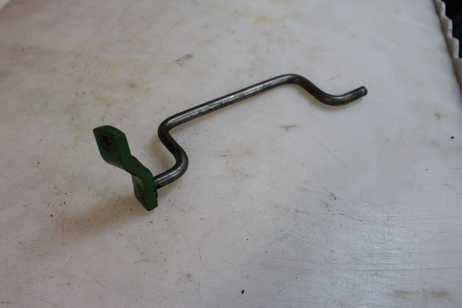 John Deere 1032, 832, 826, 726 Travel Engaging Rod, STRAP, A