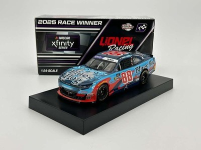 NASCAR 2025 KYLE LARSON / CONNOR ZILISCH #88 TEXAS RACE WIN BLUES HOG  1/24 CAR
