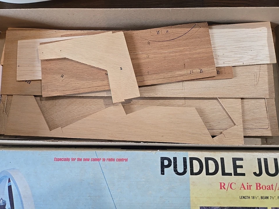 Vintage Sterling Models Puddle Jumper Airboat RC Model Kit B-26 - Image 3 of 4