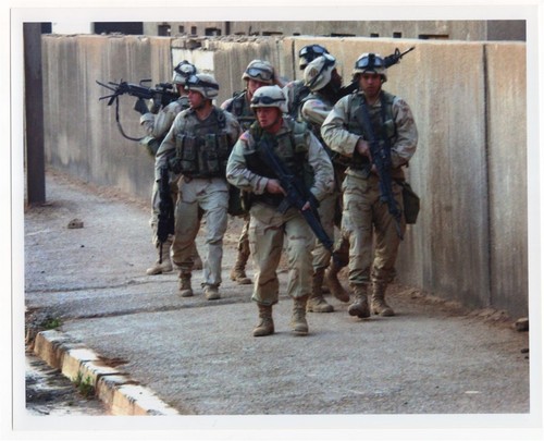 2003 3rd ID Security Patrol Near Yarmuk Hospital Baghdad Iraq 8x10 Orig. Photo
