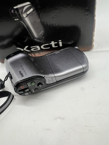 Sanyo Digital Handheld Xacti VPC-CG21 Dual Camcorder Camera 10.0MP Boxed - Picture 6 of 22