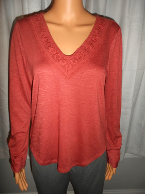 Cute Cupio size M rust v-neck long sleeve shirt women NWT