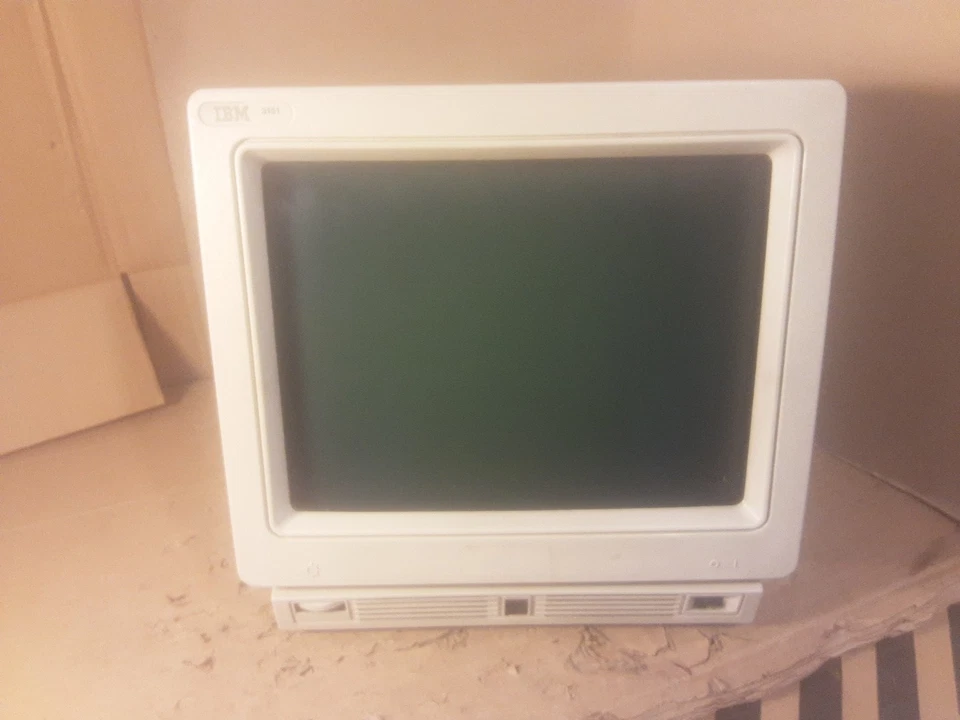 VINTAGE 1994 IBM 3151 Terminal CRT Display  Type 3151-31. P/N: 6459260 , UK MADE - Image 4 of 4