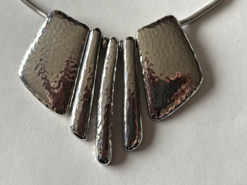 Chicos Necklace Silver Tone Hammered Shapes On Round Chain