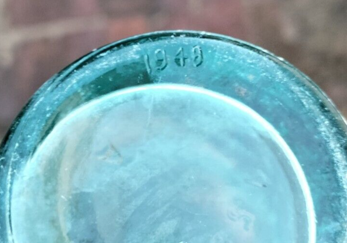 Aqua Kalgoorlie soft drink bottle Nettle & Nettle Crown TM Western Australia Picture 6 of 6