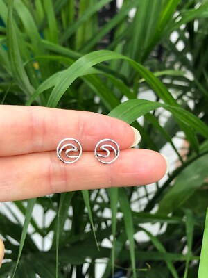 925 Sterling Silber Ozean Welle Ohrstecker kleine kleine Ohrstecker Damen Mädchen 9 mm