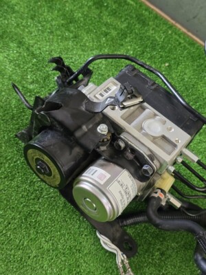 Toyota Alphard AGH30 AYH30 Genuine ABS Brake Pump Actuator 44510