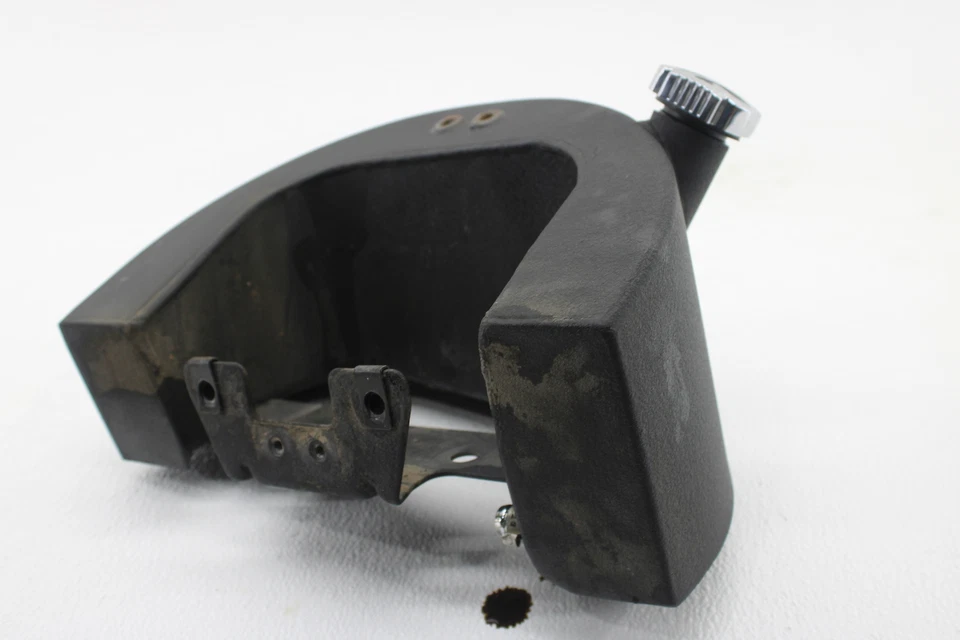 03-09 哈雷戴维森夜间火车发动机机油呼吸罐 — 第 4/4 张图片