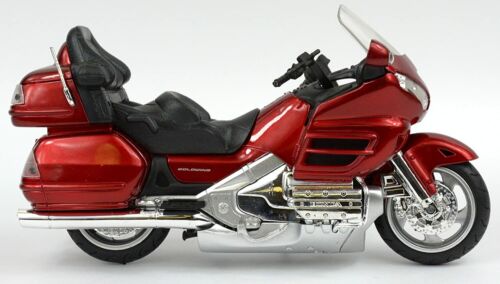 Honda 2010 Gold Wing (Goldwing) Touring Motorcycle 1/12 Scale Model - Picture 3 of 6