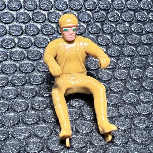 Vintage 1972 Hot Wheels RRRumblers Bold Eagle Tan Motorcycle Driver Figure Loose