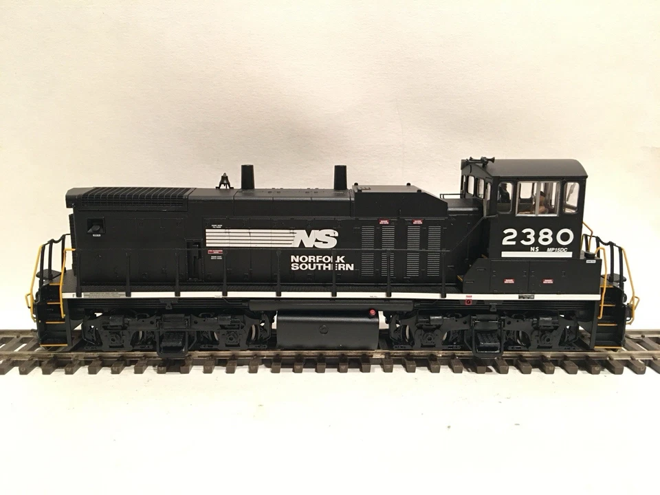 HO Atlas 10003873 Norfolk Southern MP15DC Switcher Locomotive NS #2380 DCC SOUND - Image 2 of 4