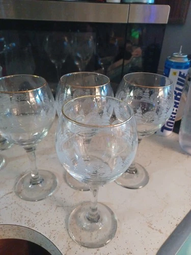 4 Vtg Libbey Arby's WINTER SCENE Balloon Wine Glasses Frosted Gold Rim 8” Plus 2