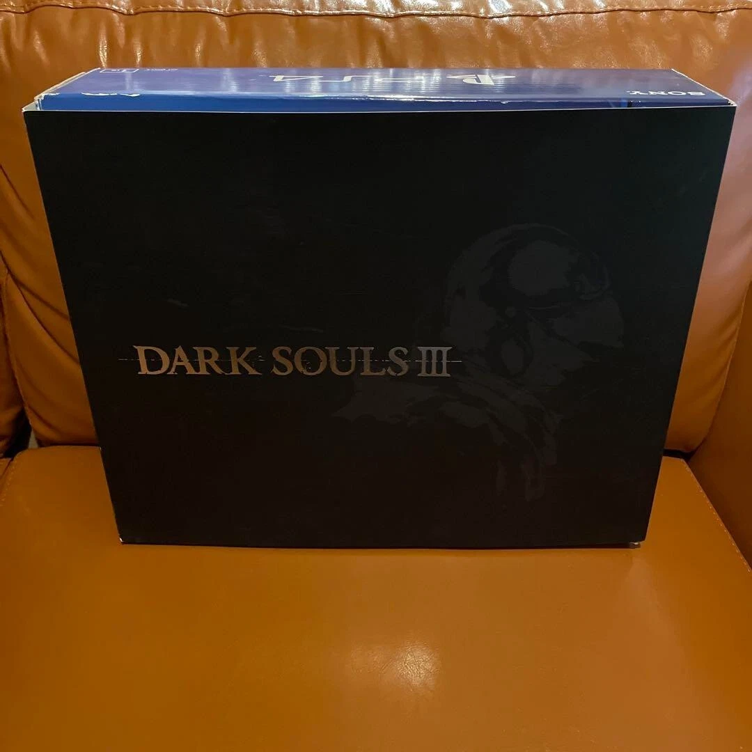 PS4 1TB DARK SOULS Ⅲ Limited Edition. PS4 console & DARK SOULS Ⅲ (Soft)