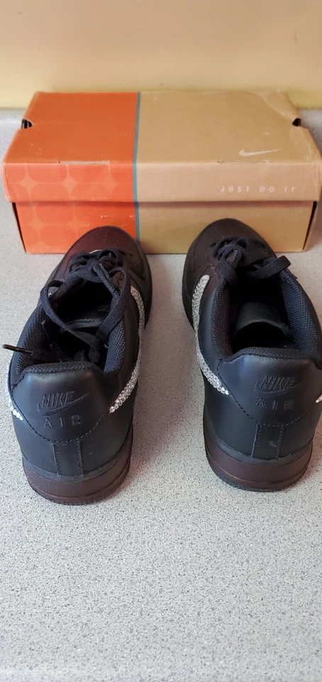 Men's NIKE AIR FORCE 1 BLACK 306353-001 Size 11 - Image 3 of 4