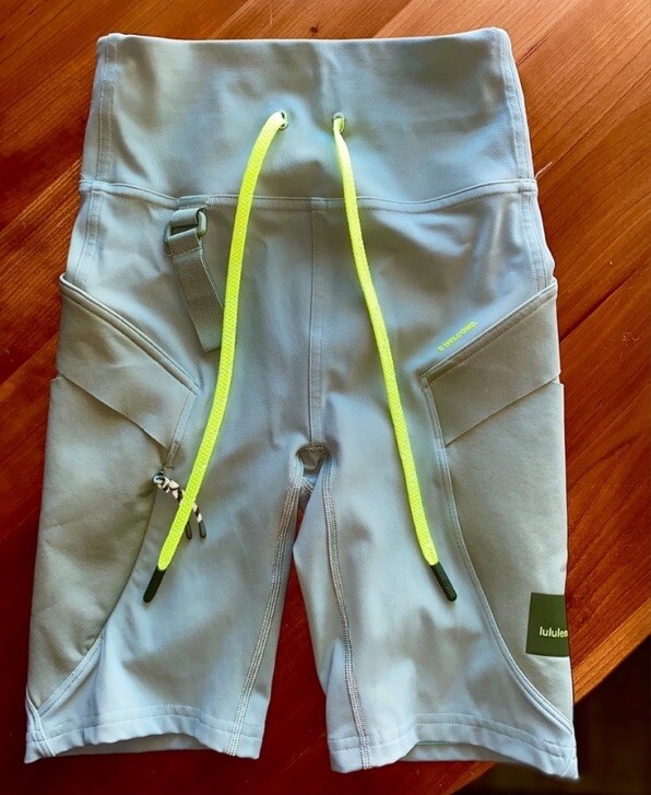 Lululemon Cargo Super HighRise Woman Hiking Shorts S… Gem