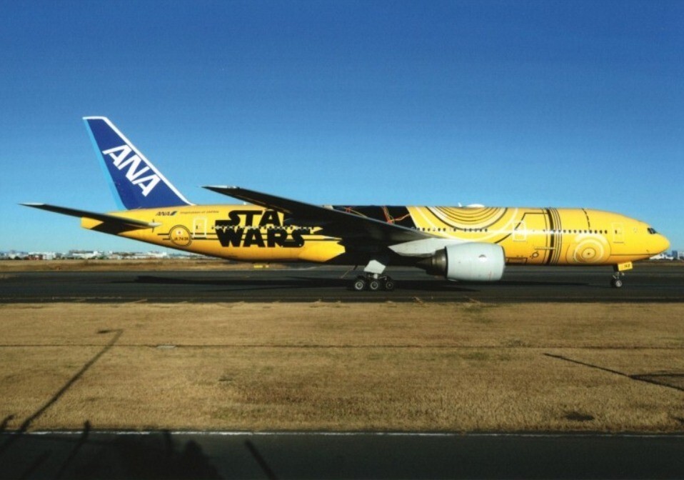 美品　ANA B777-200ER JA743A　C3PO　1/400 MachBirdz 1:400 ANA 777-200 'C3PO' Unboxing and Review - YouTube