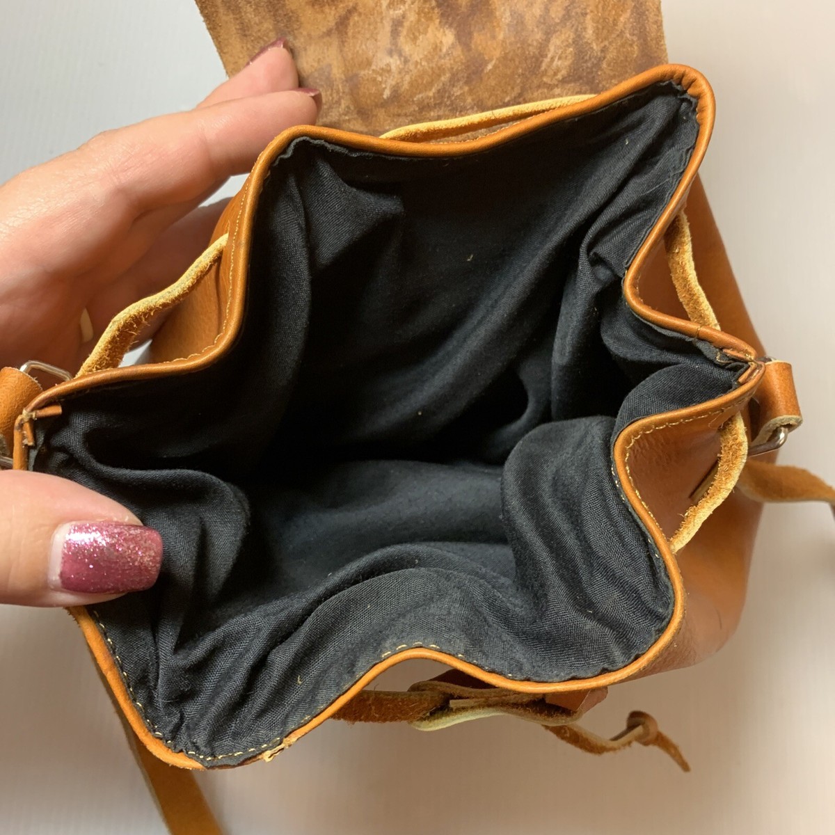 ✨ VTG Nicaragua Hand Tooled Leather Mini Backpack ✨ Black Leather Mini Backpack: 70s Style Rucksack With Buckled  main image 2
