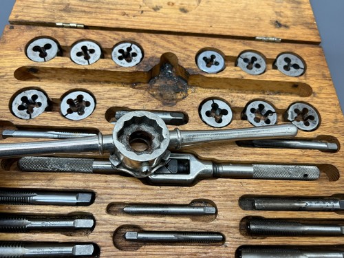 SET 25 PEZZI RUBINETTO E STAMPO VINTAGE SNAP-ON BLUE POINT IN SCATOLA DI LEGNO ORIGINALE - OTTIME CONDIZIONI - USA - Foto 3 di 6