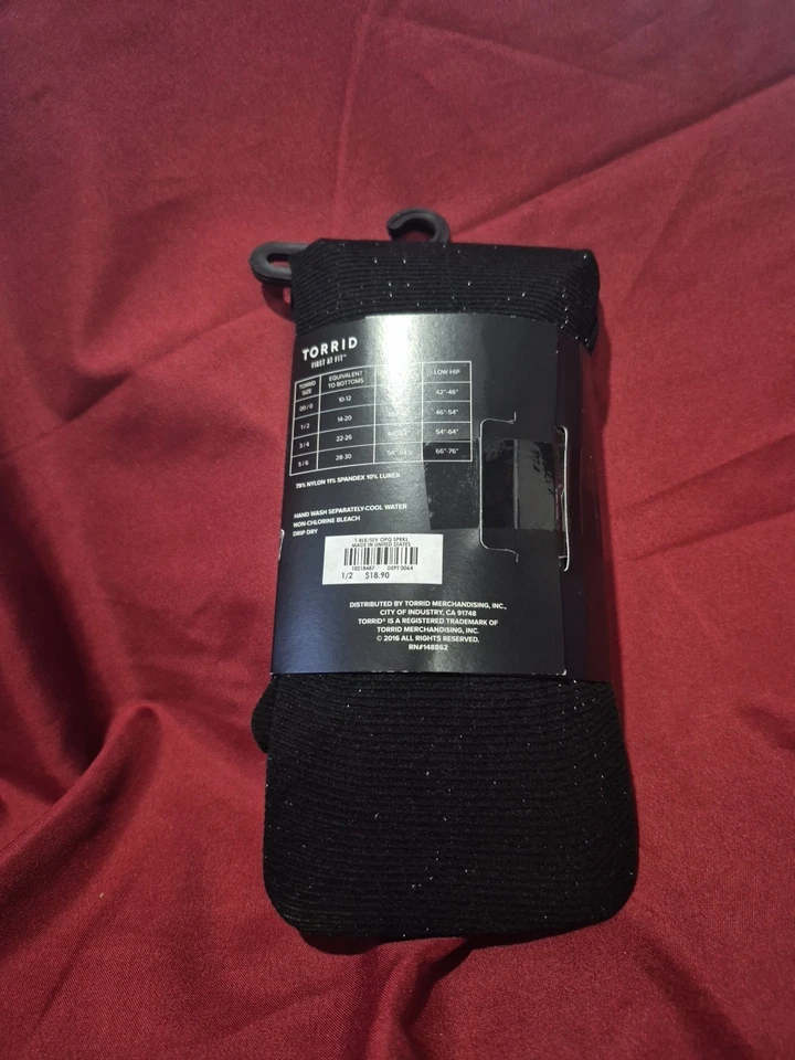 NUEVO CON ETIQUETAS Medias Torrid Talla 1/2 o 14-20 Negro Plata Brillante Ropa de Vacaciones NUEVAS Foto 2 de 2