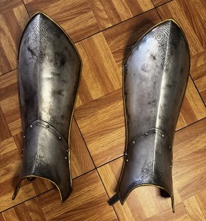 “Lord Sopespian” (Damián Alcázar) 2 Stunt Greaves from The Chronicles of Narnia