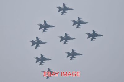 PHOTO  AEROPLANE THE LAST RAF TORNADO NINE-SHIP - PASS NO1 NINE ROYAL AIR FORCE