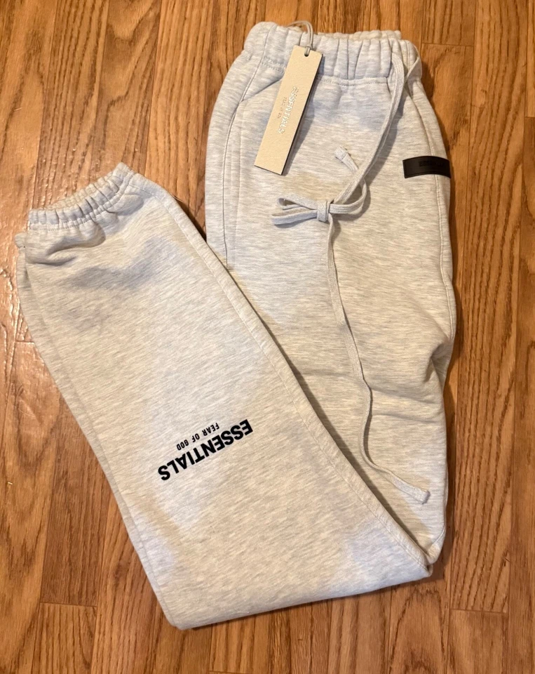 Pantalones deportivos Essentials avena ligera talla XS Foto 2 de 4