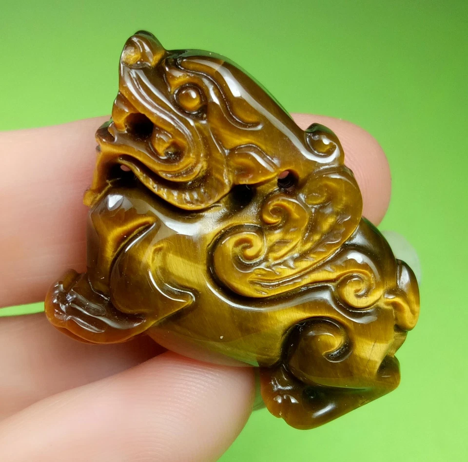 Colgante de la suerte tallado ojo de tigre amarillo natural dragón Pi Xiu Feng Shui amuleto  Foto 4 de 4