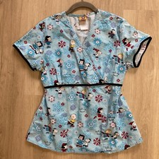 Snoopy Scrub Top Woodstock Charlie Brown Lucy Winter Snowflakes Peanuts Sz S
