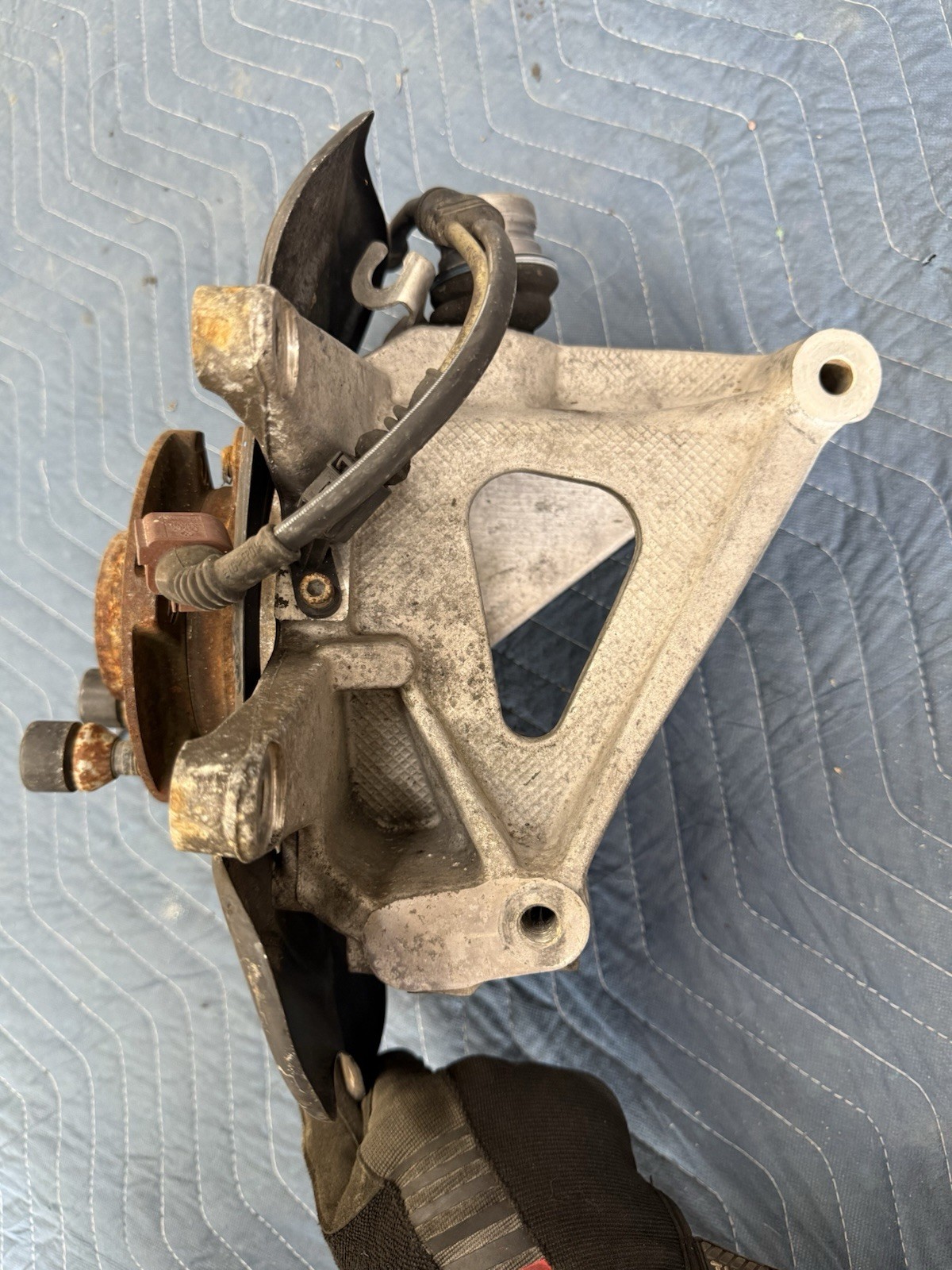 Lamborghini Huracan Rear Left Wheel Hub Carrier Genuine 4T0505433C