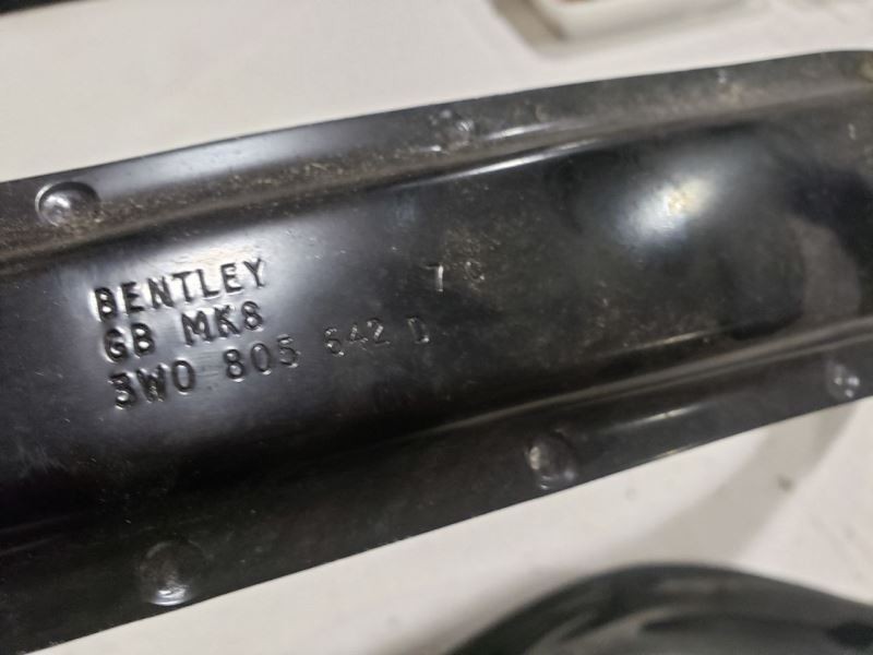 Bentley Continental Flying Spur 2006-2010 Right Grille bracket