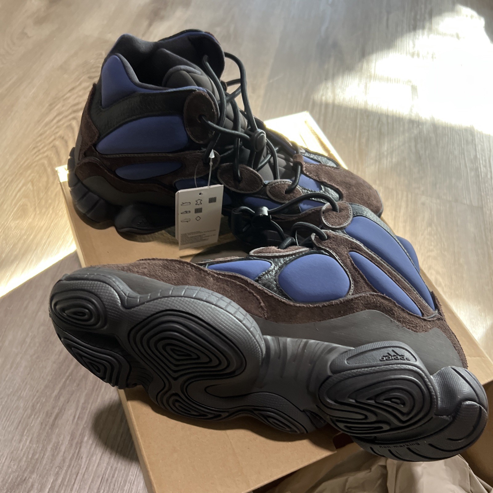 Size 10.5 - Adidas Yeezy 500 High Tyrian thumbnail 4