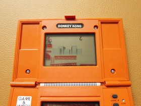 NINTENDO Donkey Kong Game and Watch in Excellent Condition (DK-52) 1982