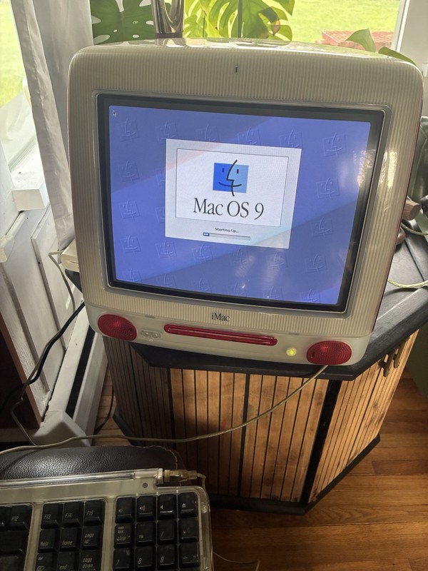 Vintage 2000 iMac Computer W/ Keyboard Mouse Instruction Book Super Disk Drive