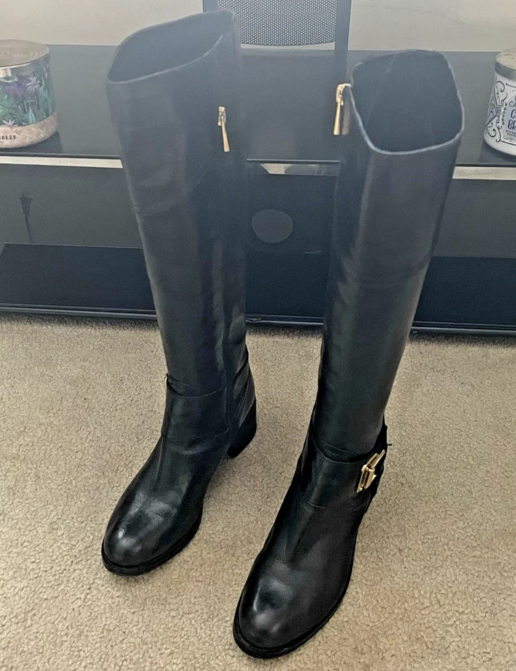 Botas altas Vince Camuto Finella Talla 7,5 M, cuero negro 3458 Foto 4 de 4