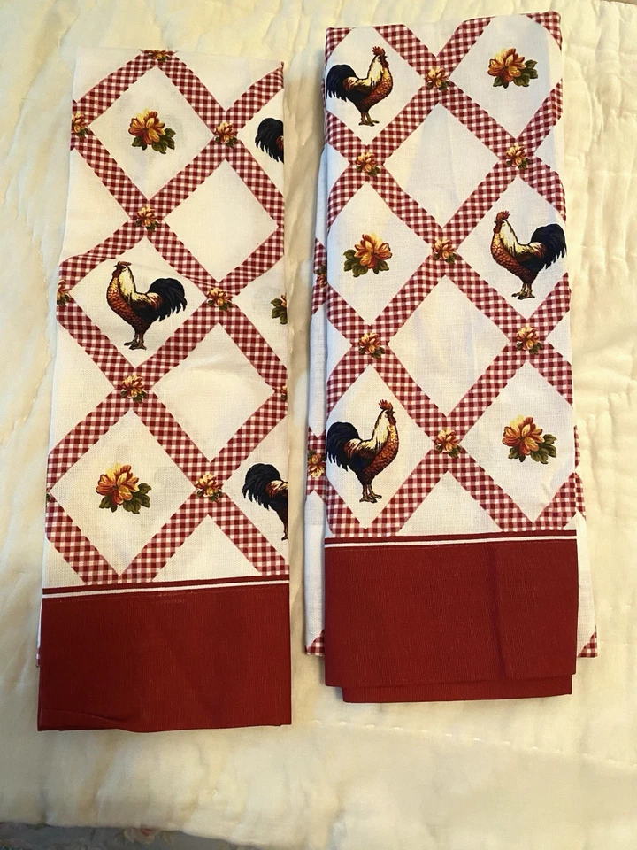 BETTER HOMES AND GARDENS BRICK RED W/ ROOSTERS CURTAIN PANELS 32"x66" QTY~ 2 - Image 3 of 4