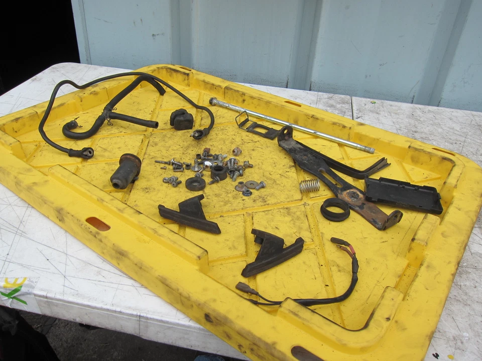 1986 Yamaha Venture Royale XVZ1300D OEM HARDWARE - Изображение 2 из 4