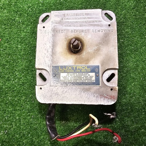 USED LUXTROL WBD450 HEAVY DUTY LIGHT CONTROL! SUPERIOR ELECTRIC CO! WBD450 EUC