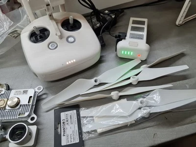 drone dji phantom 3 advanced + nombreux accessoires - Photo 1/4