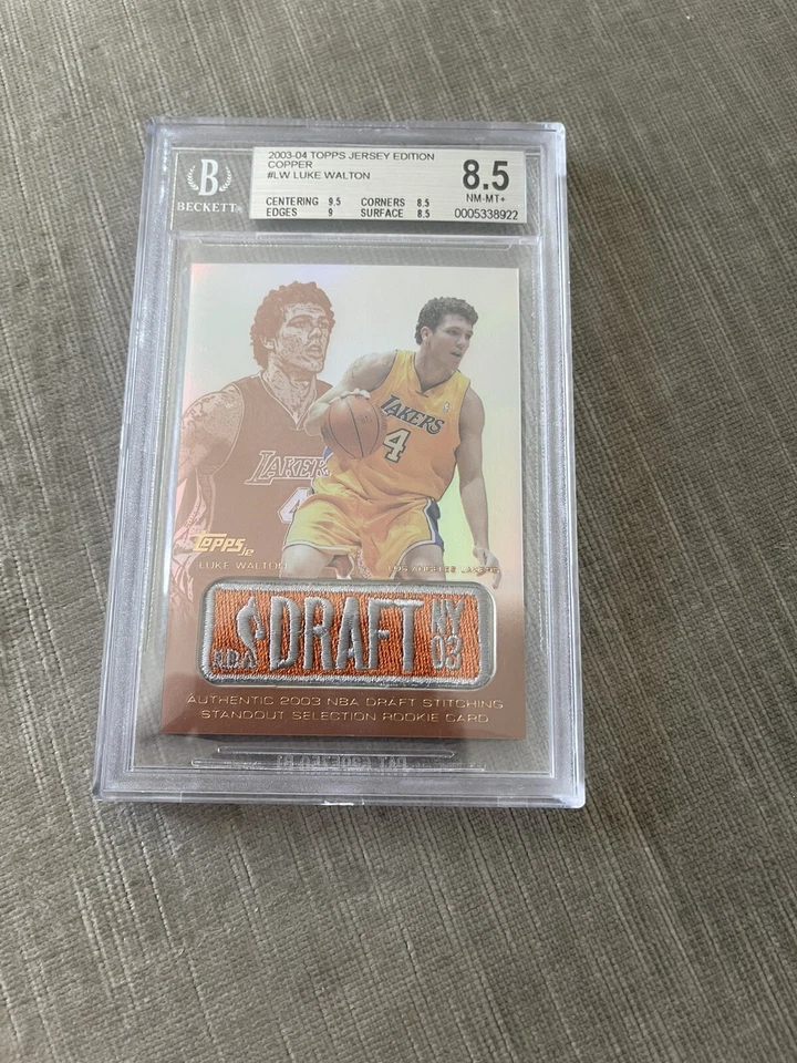 RARA TARJETA DE NOVATO 2003-04 LUKE WALTON LAKERS TOPPS JE NBA DRAFT COSITING BGS 8,5 Foto 2 de 4