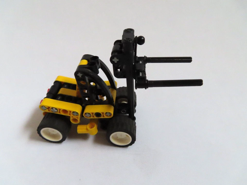 LEGO Technic 8441 Fork Lift Truck, Foto 2 von 3