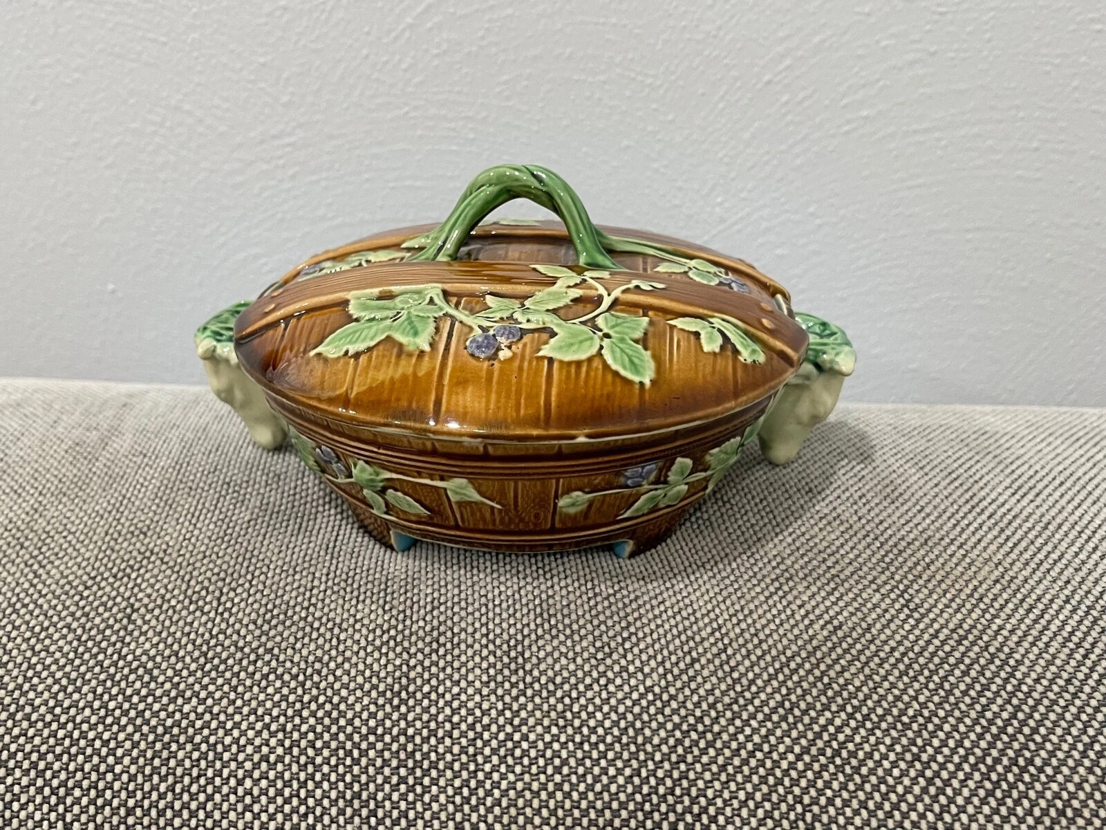 Antique English Minton Majolica Pottery Cows Head Handle Lidded Butter Dish