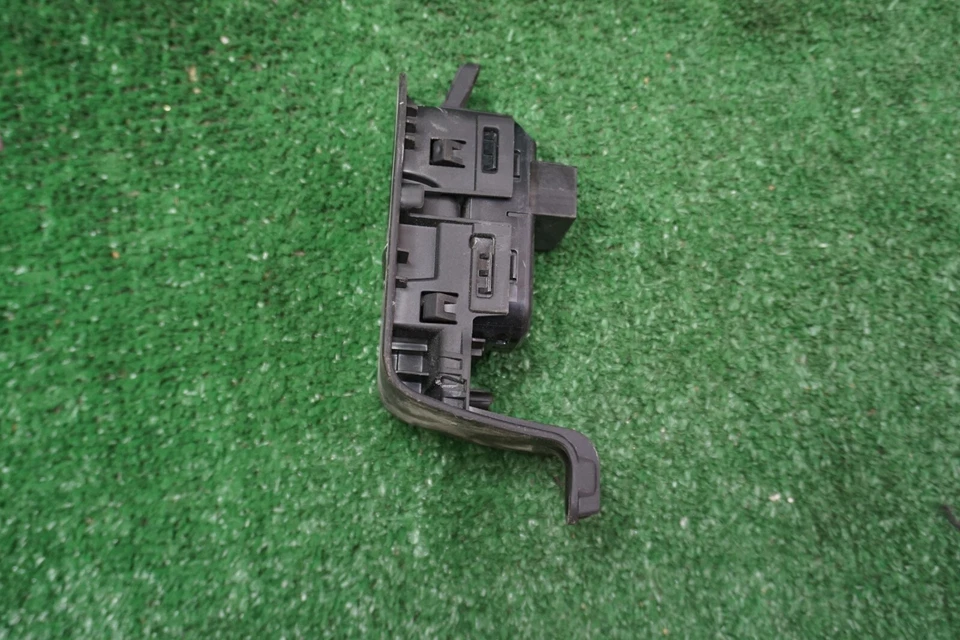 Interruptor de ventana Ford Ranger 2014 OEM LO325489AA03 Foto 2 de 4