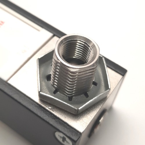 Dwyer DR12482 Direct Reading Glass Flowmeter, 20SCFH Air, 65mm Scale,250Psig Max - Picture 7 of 7