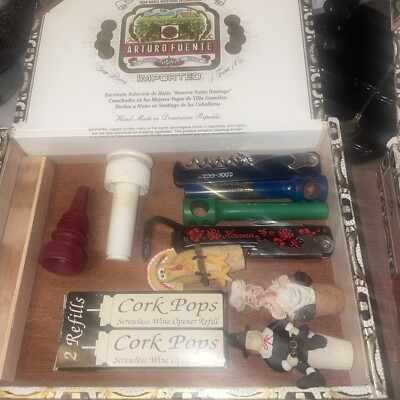 VTG Drinkers  Helper Kit, 3 Cork Toppers & 4 Screw Bottle Openers 2 New Cork