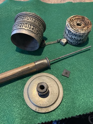 Vintage Tibetan Buddhist Handcrafted Spinning Hand Held Prayer Wheel - Picture 4 of 6