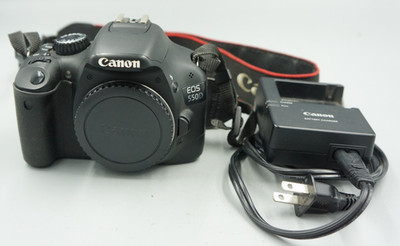 Canon EOS 550D (T2i) 18.0MP DSLR Camera Body 6k Clicks Battery Charger Strap 386