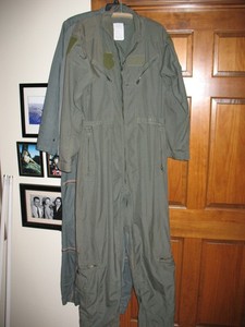 NICE! Fine++ CWU-27/P Flight Suit USAF Sage Green Flying Coveralls Sz 44 Long