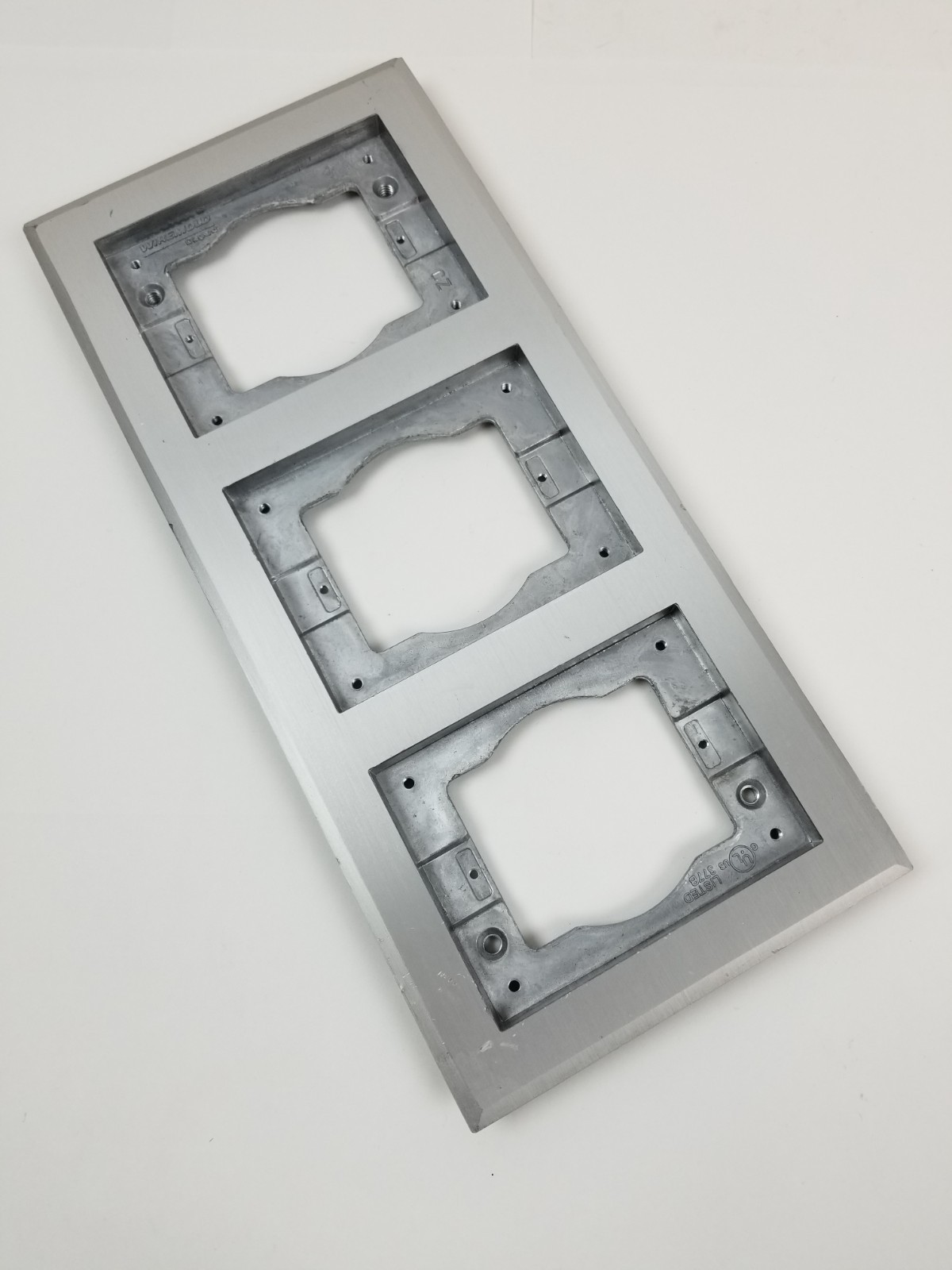 Wiremold 838TCAL 3Gang Aliminum Floor Box Carpet & Tile Flange 13.17 x 5.94" NEW